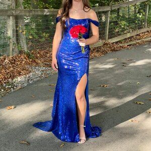 ✨ Reduced! Nox Sequin Off-Shoulder Slit Gown – Size 4, Like New ✨